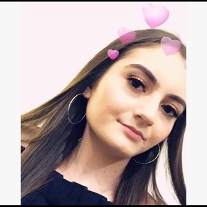 Meet your Posher, Ariana